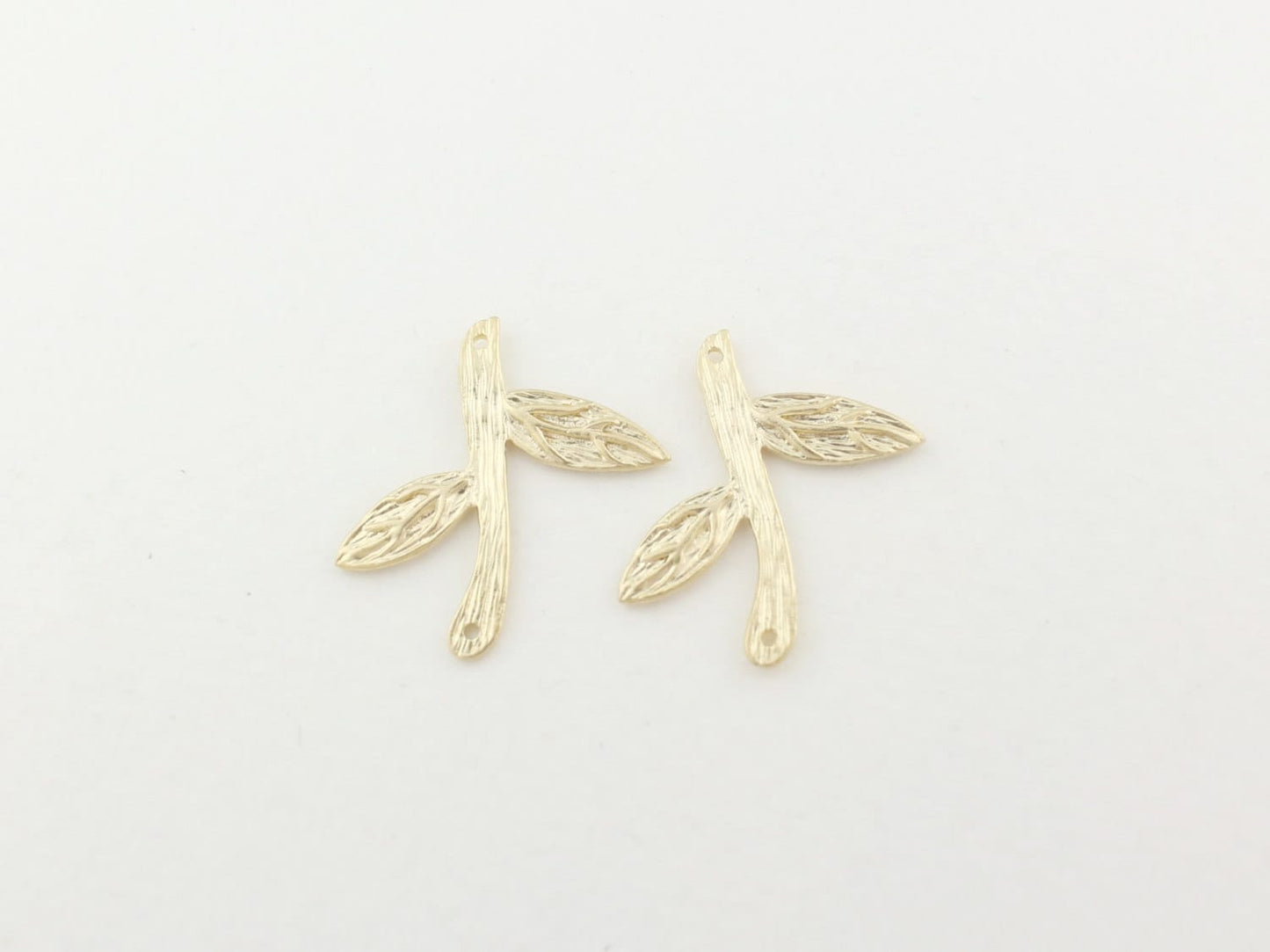 [P0110]4pcs/Branch with two leaves pendant/Brass/Matte Gold/20x18mm