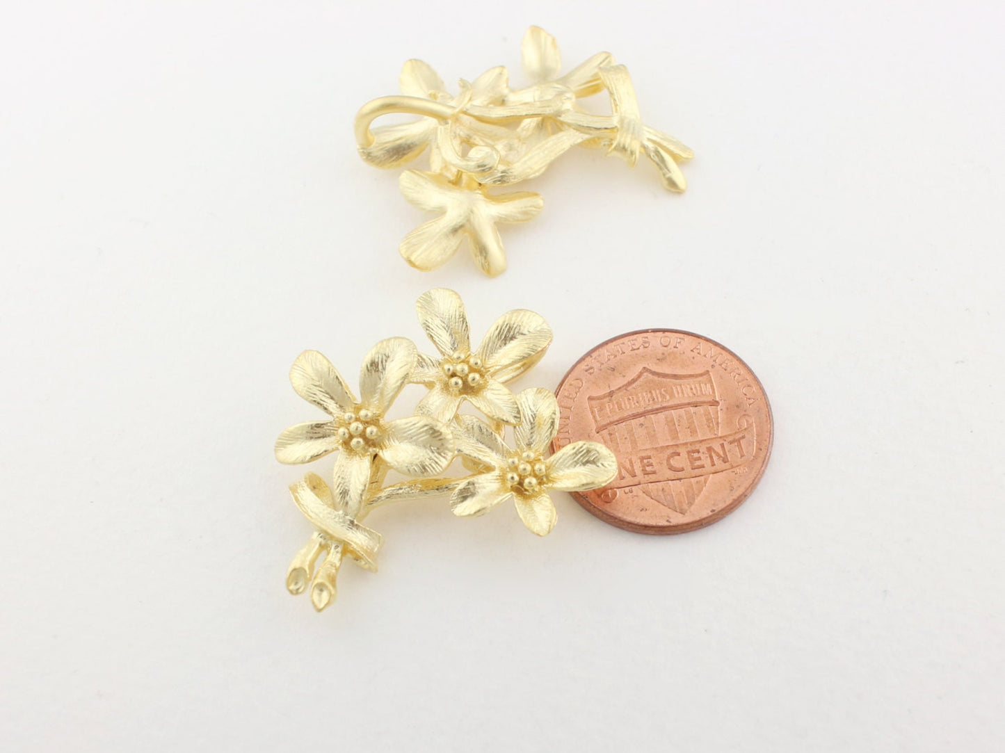 [P0123]2pcs/Bouquet Pendant/Brass/Matte Gold/27x 30mm