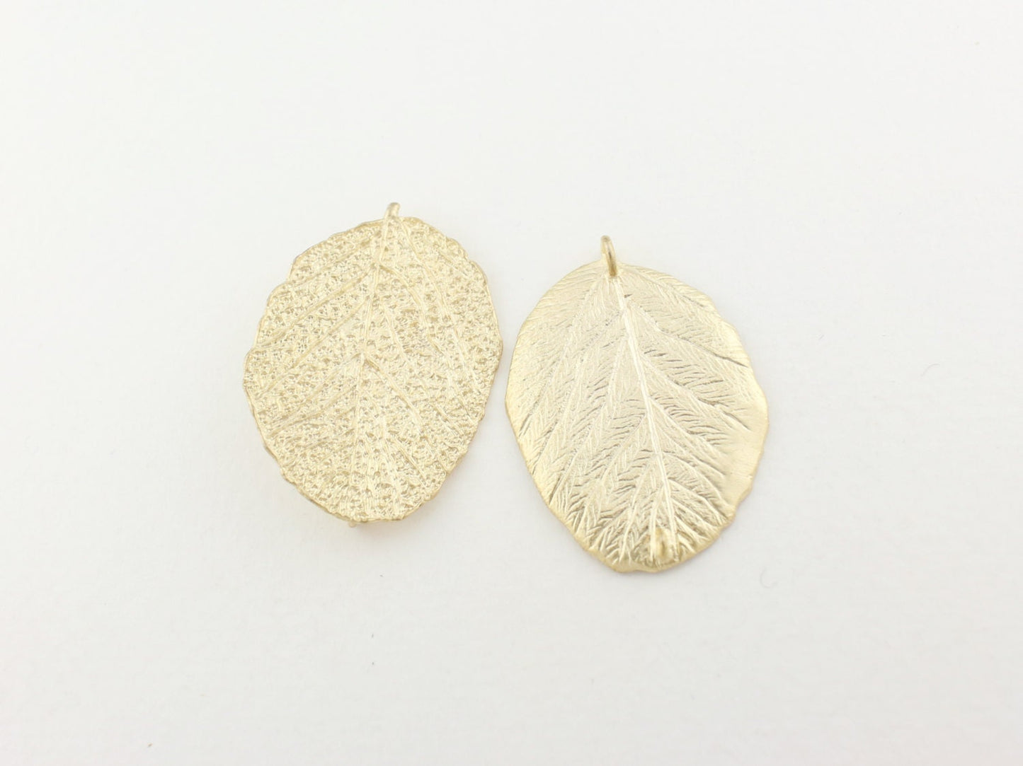 [P0124]2pcs/Large Leaf Pendant/Brass/Matte Gold/22x 30mm