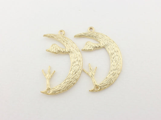 [P0139]2pcs/A tree on crescent pendant/Brass/Matte Gold/19 x 30 mm