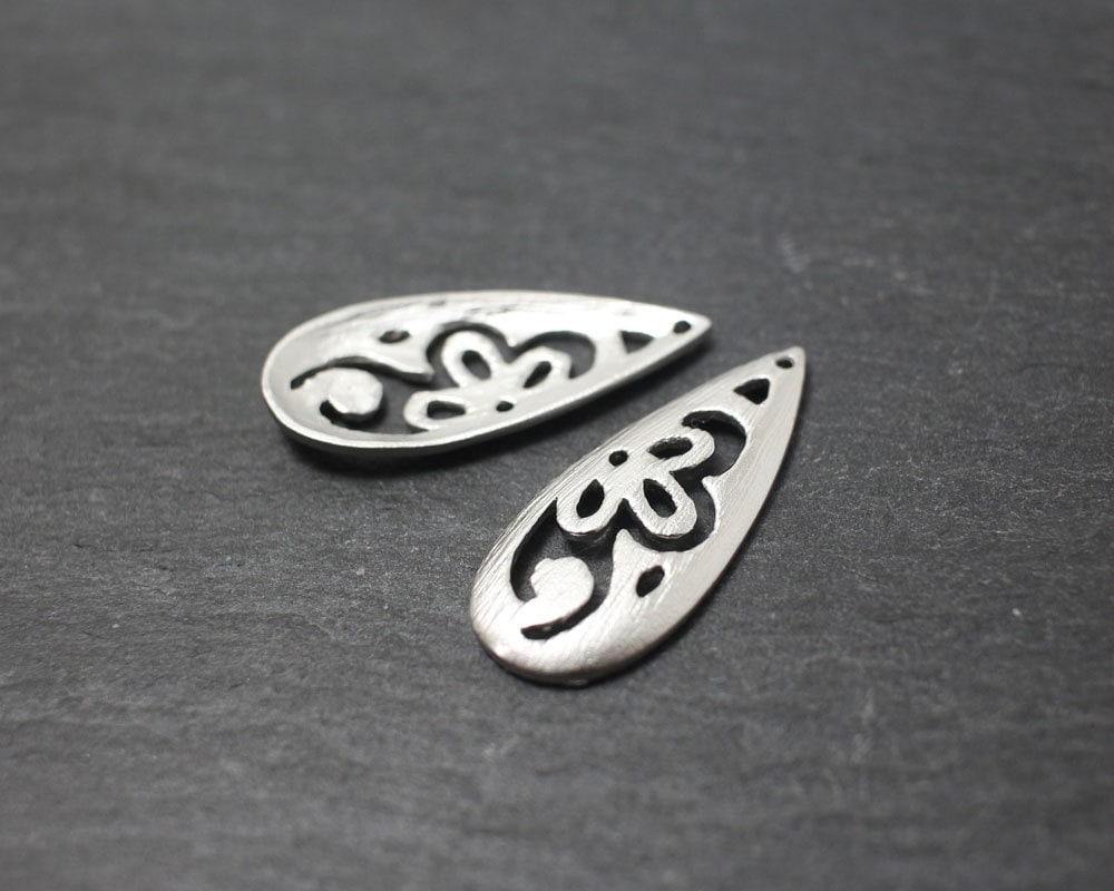 [P0184]2pcs/Patterned drop pendant/Brass/Matte Rhodium/25x10mm