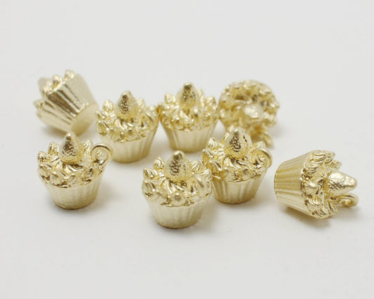 [P0239]4pcs/Strawberry Cupcake Pendant/Pewter/Matte Gold/9x9mm