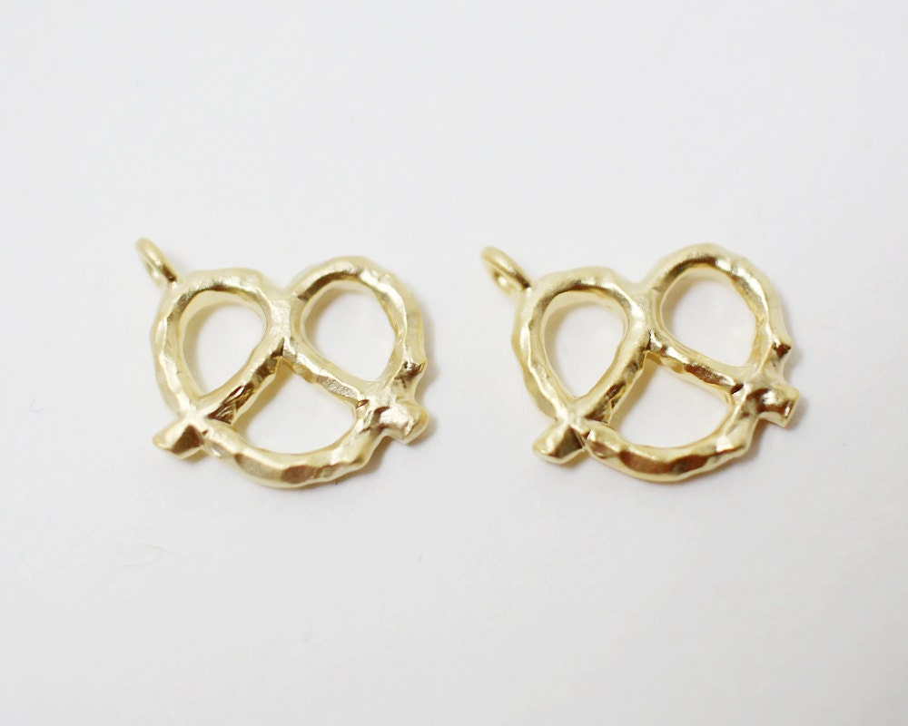 [P0252]2pcs/Pretzel Pendant/Brass/Matte Gold/12.5x11.5mm