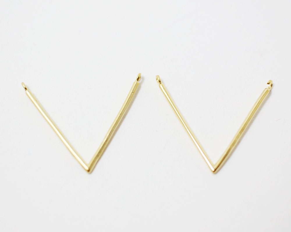 [P0256]2pcs/V shape Cylinder bar Pendant/Brass/Matte Gold/24x20mm