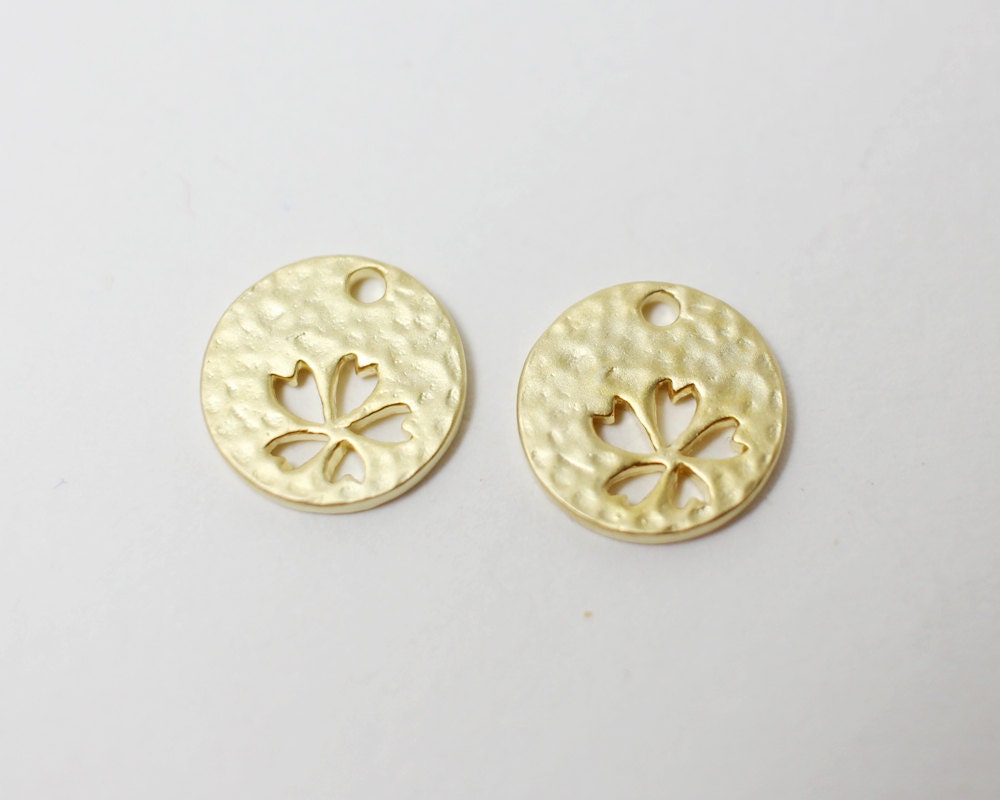 [P0270]2pcs/Hammered Circle Clover pendant/Brass/Matte Gold/11mm