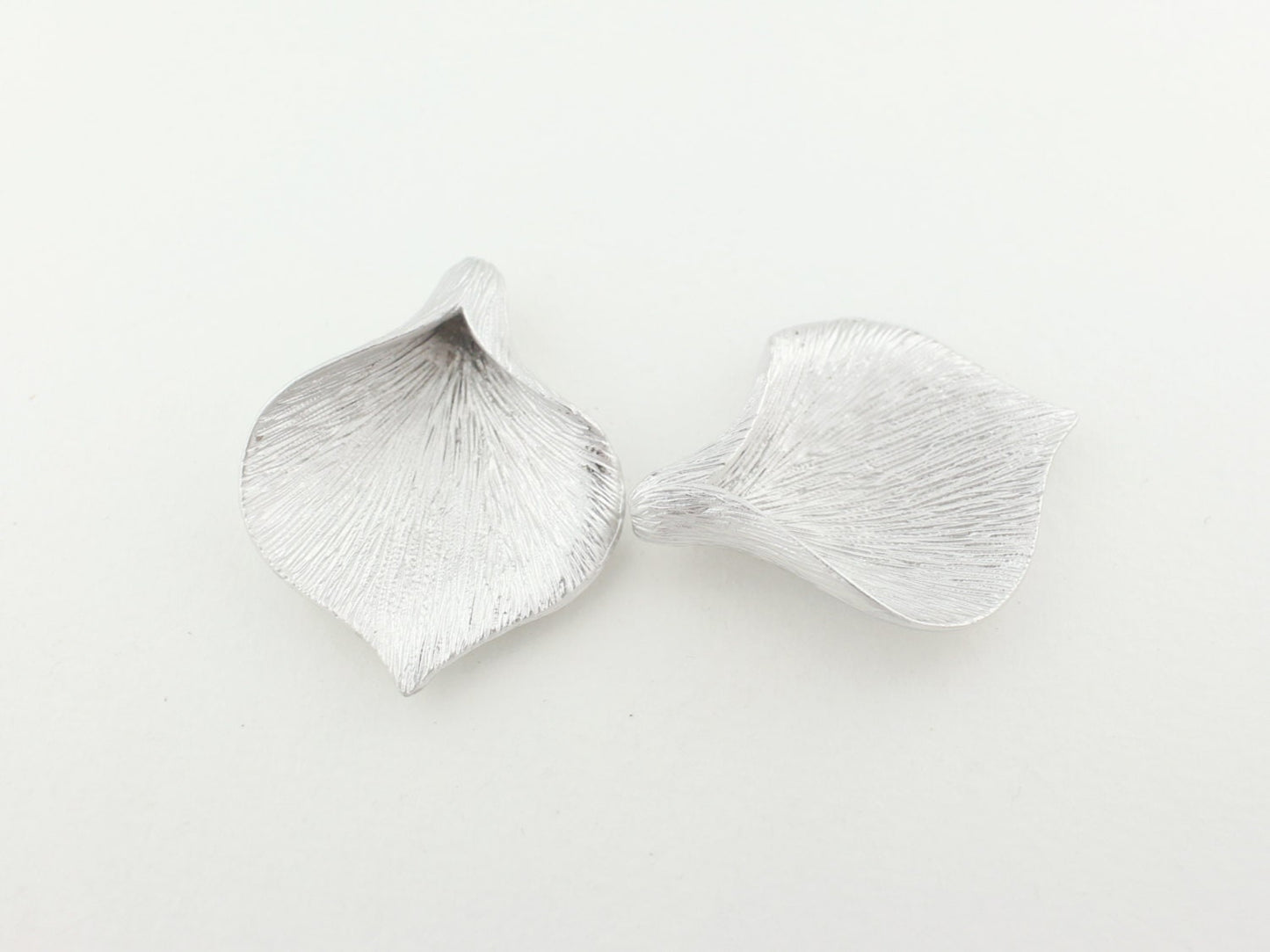 [P0030]2pcs/Calla Leaf Pendant Large/Brass/Matte Rhodium/26 x 35 mm