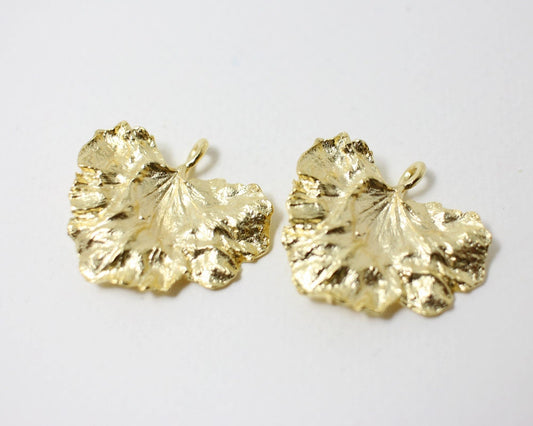 [P0315]2pcs/Large Ginkgo Leaf Pendant/Brass/Matte Gold/30x28mm