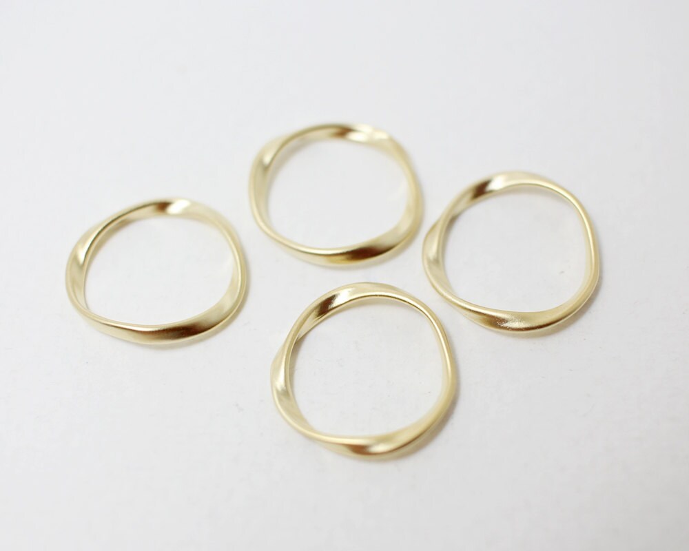 [P0350]4pcs/Twisted Hexagon Connector Small/Brass/Matte Gold/15x15mm