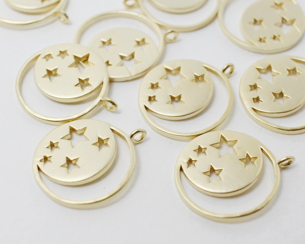 [P0379]2pcs/Moon and Star Circle Pendant/Brass/Matte Gold/15mm