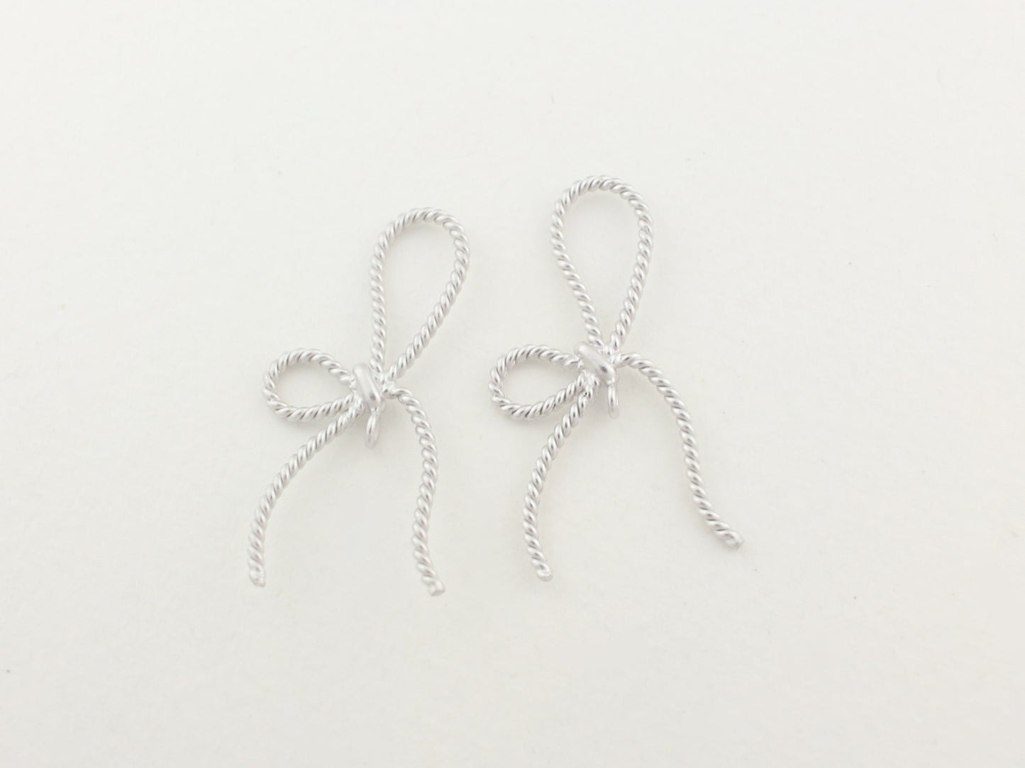 [P0040]2pcs/Twisted Ribbon Connector/Brass/Matte Rhodium/20x29mm