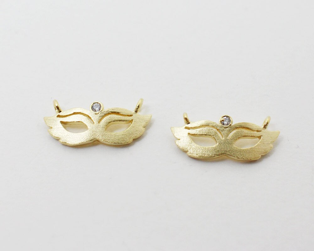 [P0407]2pcs/Cubic Zirconia Mask Pendant/Brass/Gold/16x7mm