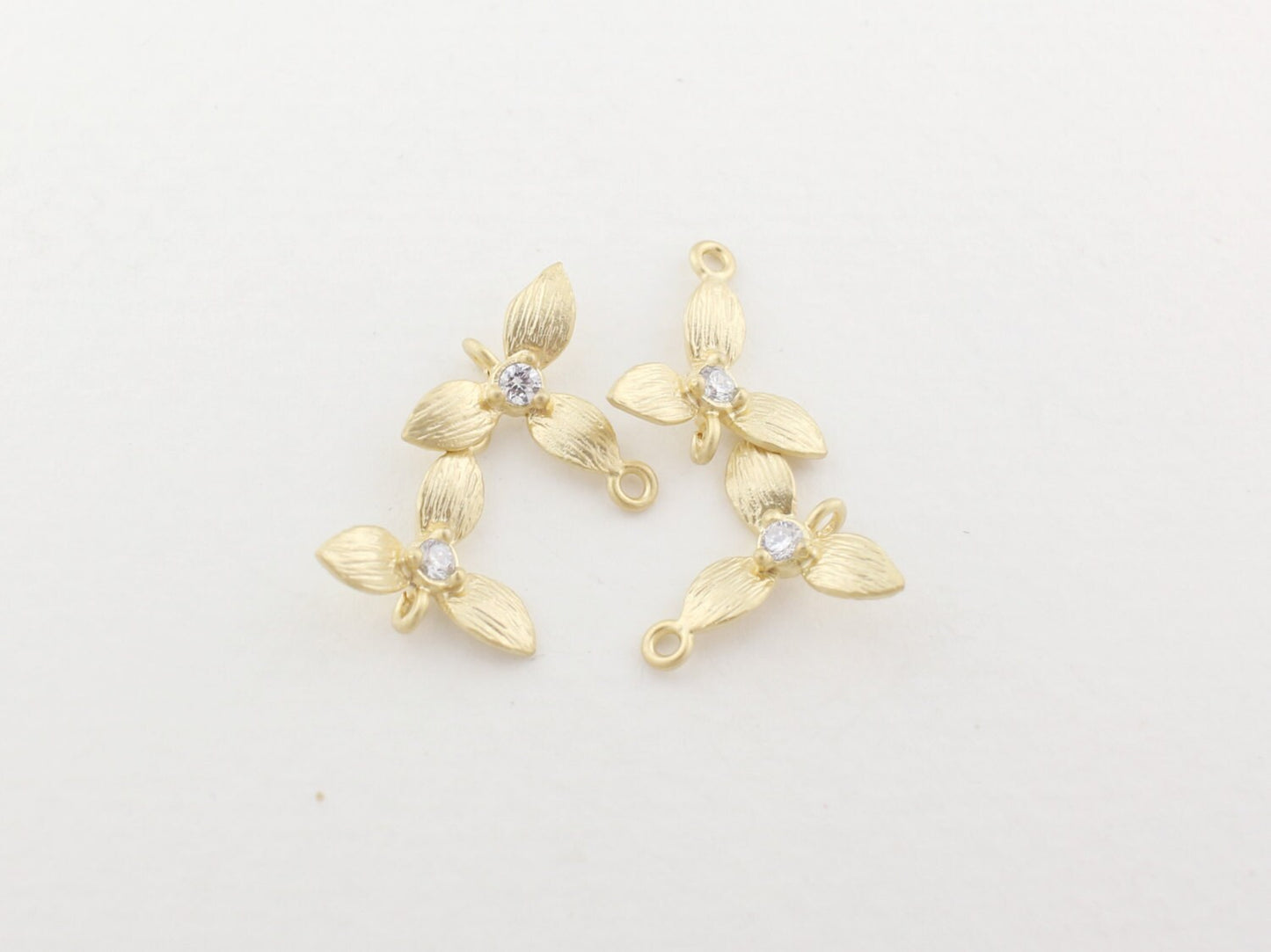 [P0041]2pcs/Three Petals Pendant connector /Brass/Matte Gold/10.5x 11.7mm