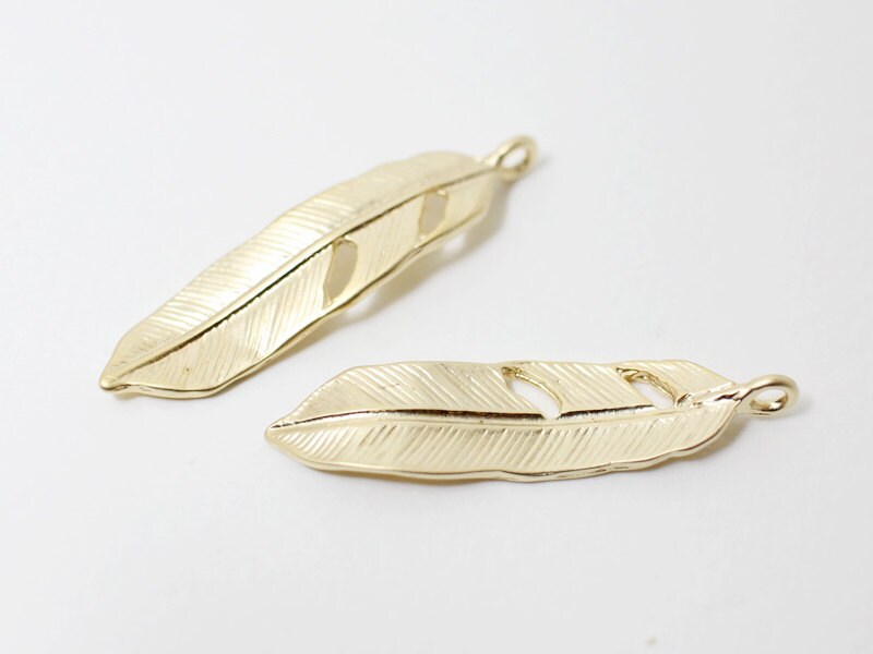 [P0424]2pcs/Solid Feather Pendant/Pewter/Matte Gold/37x9mm
