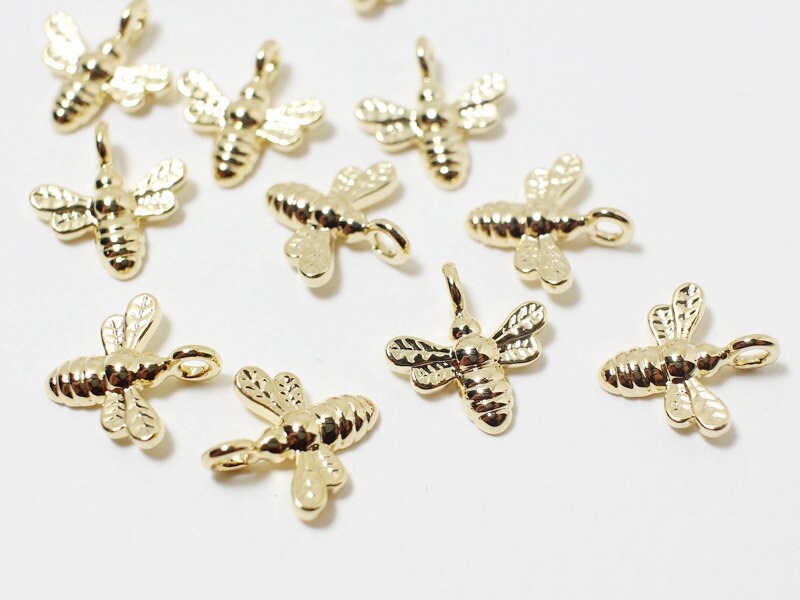 [P0470]2pcs/Tiny HoneyBee Pendant/Brass/Gold/10x11mm