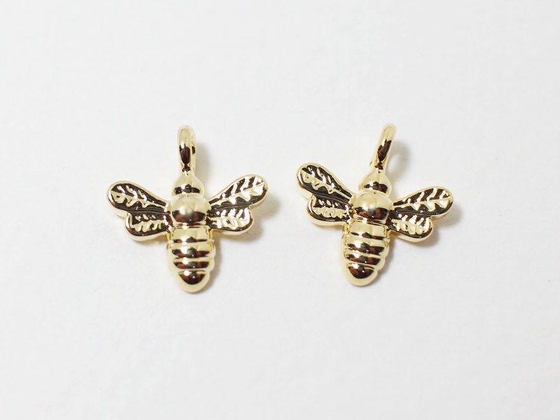 [P0470]2pcs/Tiny HoneyBee Pendant/Brass/Gold/10x11mm