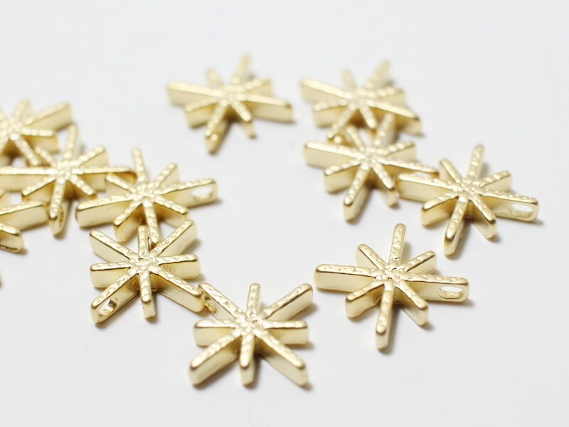 [P0477]2pcs/SnowFlake Charm Pendant/Brass/Matte Gold/11x11mm