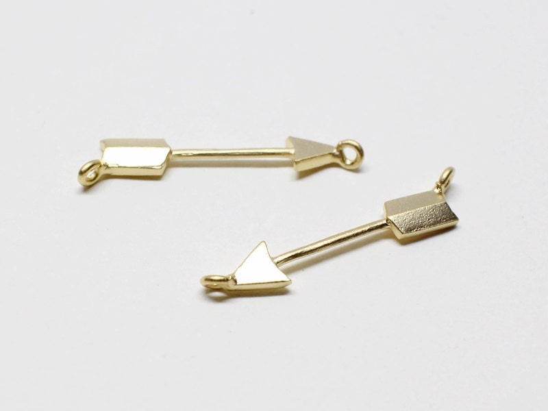 [P0537]2pcs/Simple Arrow Pendant/Brass/Matte Gold/22x3mm