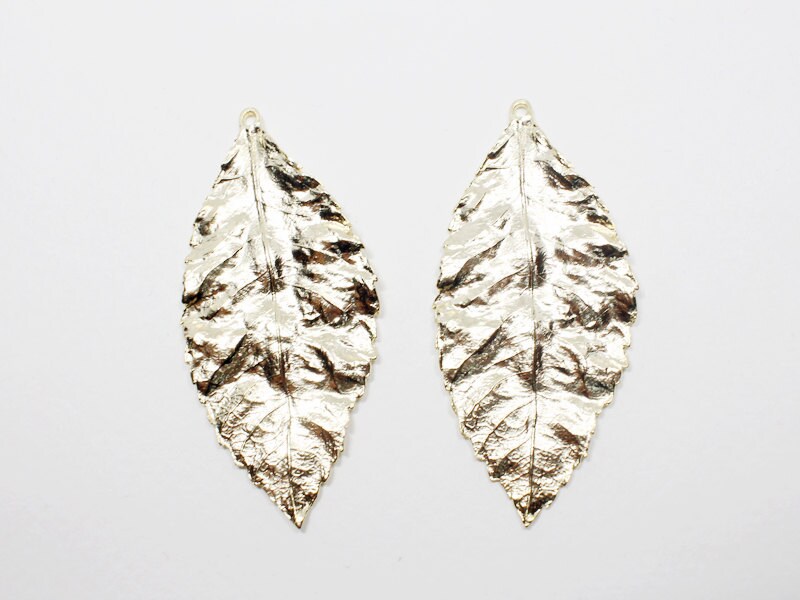 [P0541]2pcs/Realistic Large Leaf Pendant/Brass/Matte Gold/23x48mm