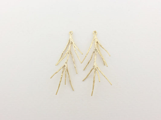 [P0055]2pcs/Pine Leaf Pendant/Brass/Matte Gold/35 mm