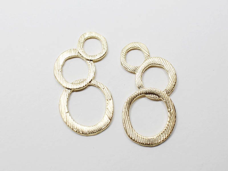 [P0632]2pcs/Textured Three Ciecles Pendant/Pewter/Matte Gold/15x28mm