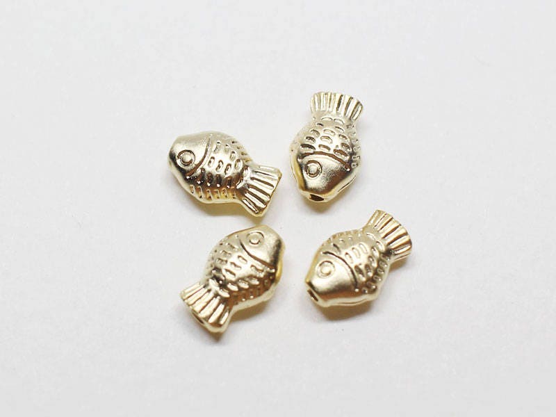 [P0645]2pcs/Tiny Carp fish Charm/Brass/Matte Gold/7x4.5mm