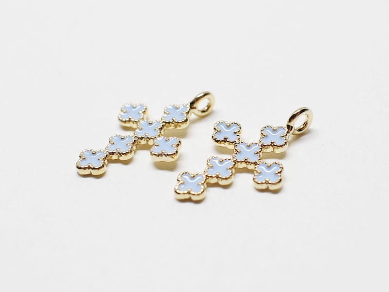 [P0657]2pcs/Blue Epoxy Clover Cross Pendant/Brass/Gold/10x16mm