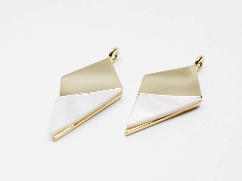 [P0664]2pcs/Rhombus Mother Of Pearl Pendant/Brass/Gold/10x18mm