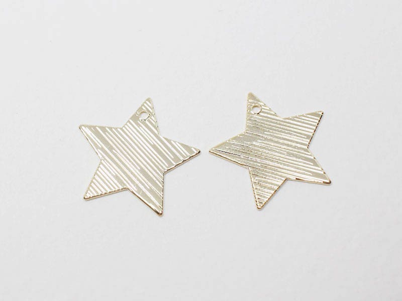 [P0673]4pcs/Textured Flat Star Pendant/Steel/Gold/17x17mm