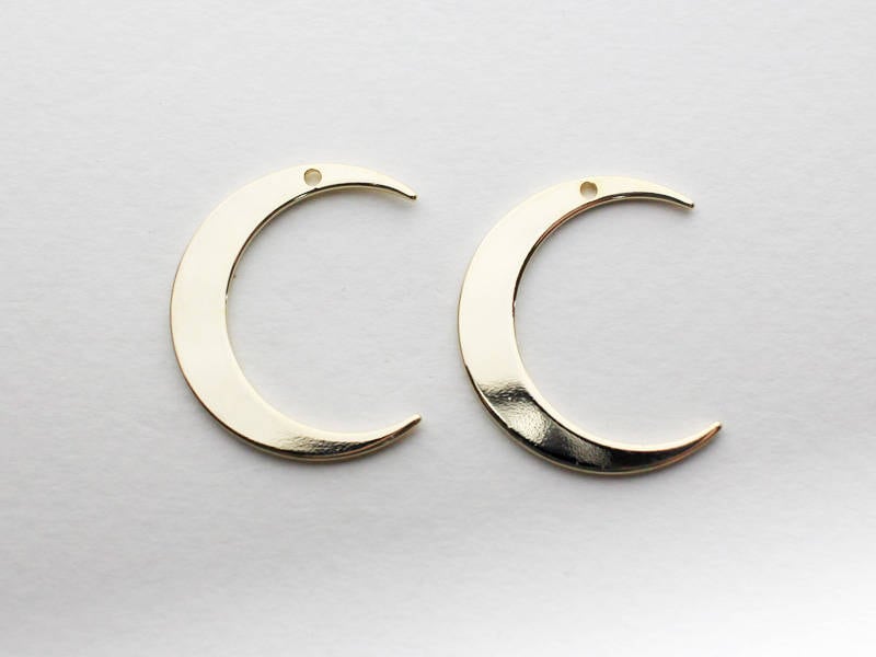 [P0677]2pcs/Large Crescent Pendant/Brass/Gold/20x25mm