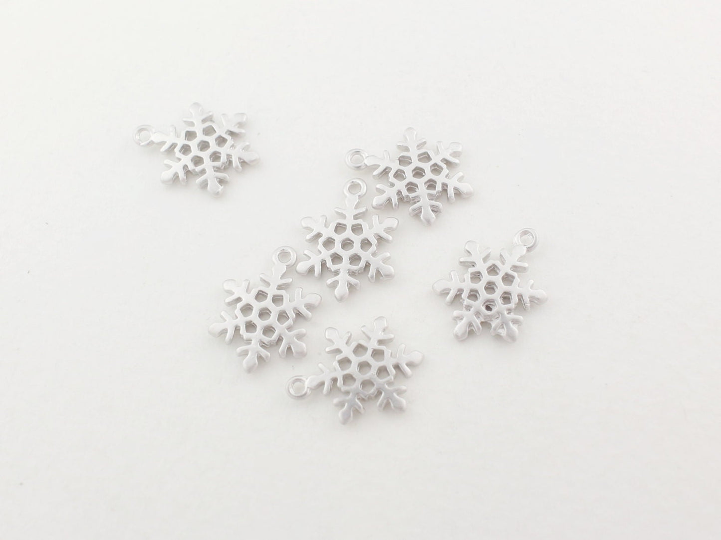 [P0080]4pcs/Snow Flake Pendant/Pewter/Matte Rhodium/9 x 12 mm