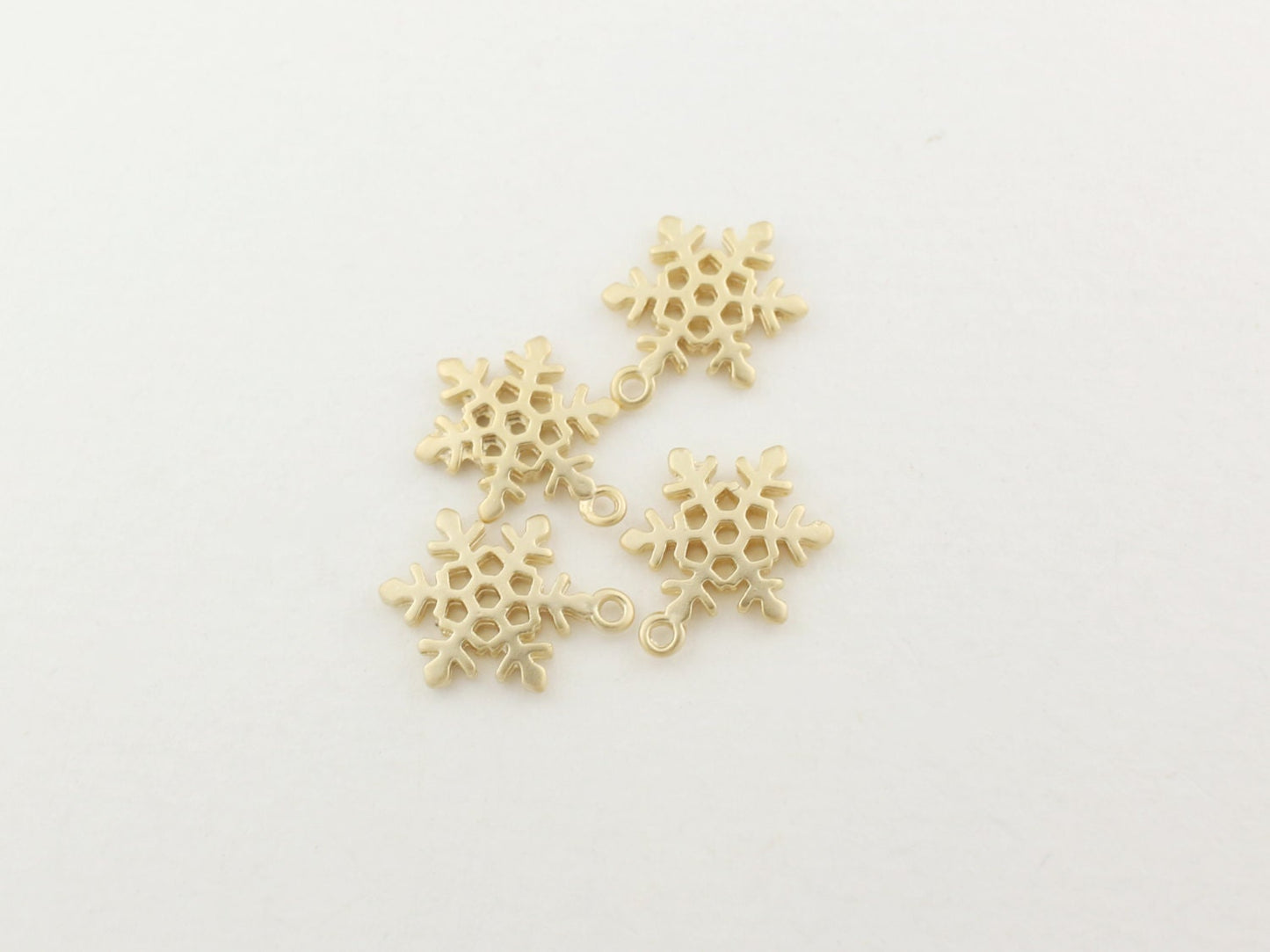 [P0080]4pcs/Snow Flake Pendant/Pewter/Matte Gold/9 x 12 mm