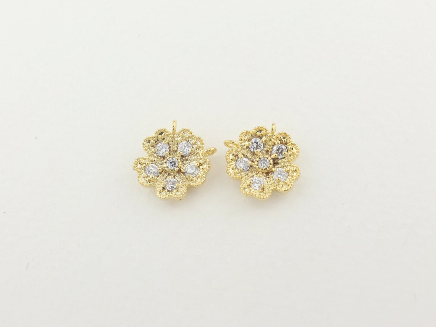 [P0098]2pcs/Leaves Clover Pendant +Cz/Brass/Gold/10mm