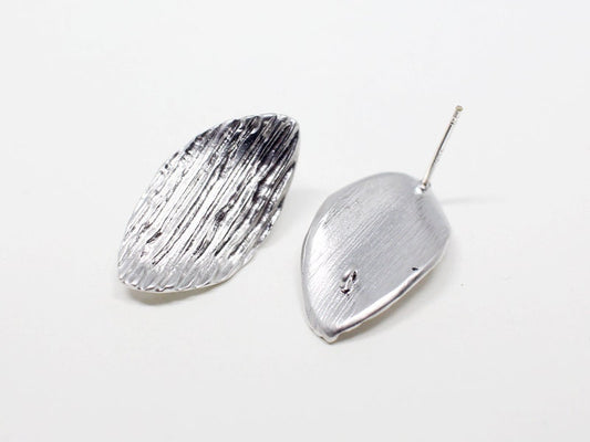 [E0070]/1 pair/Textured Leaf Earrings /Brass/Matte Rhodium/13x23mm