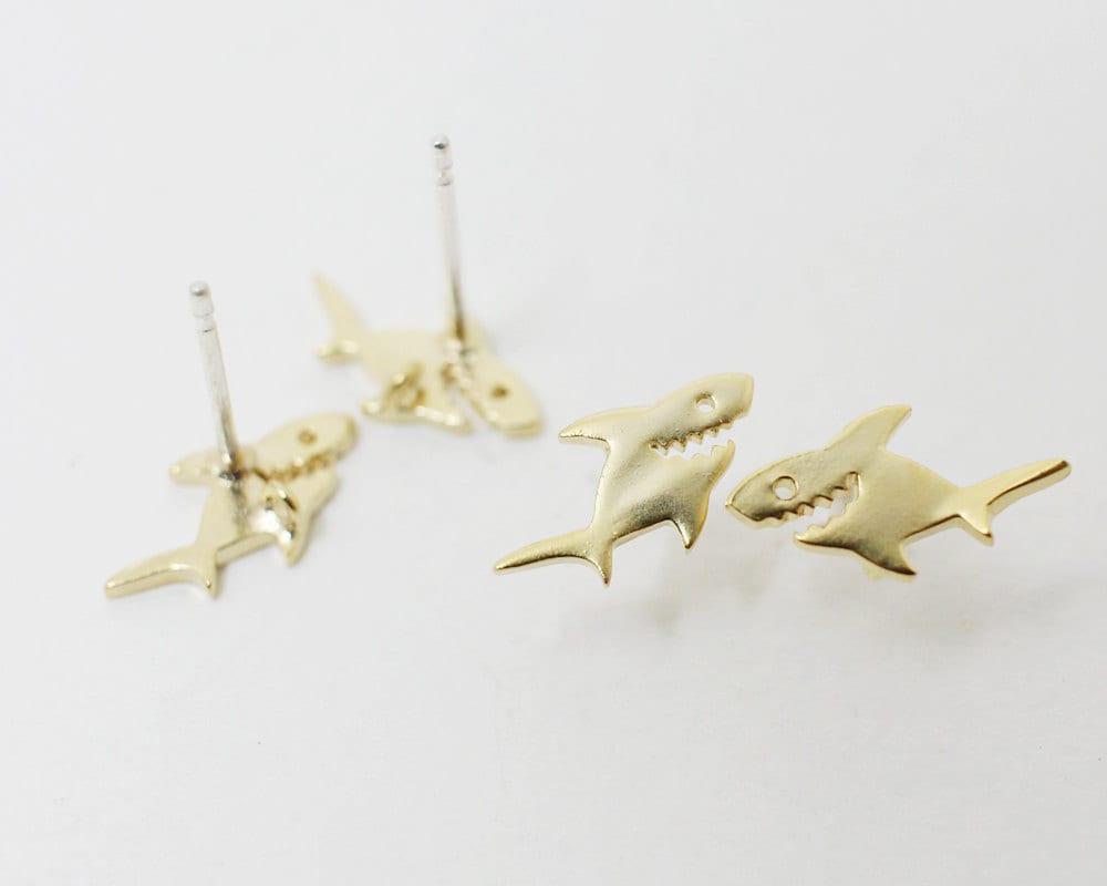 [E0085]/1 pair/Shark Earrings/Brass/Matte Gold/11 x 6mm