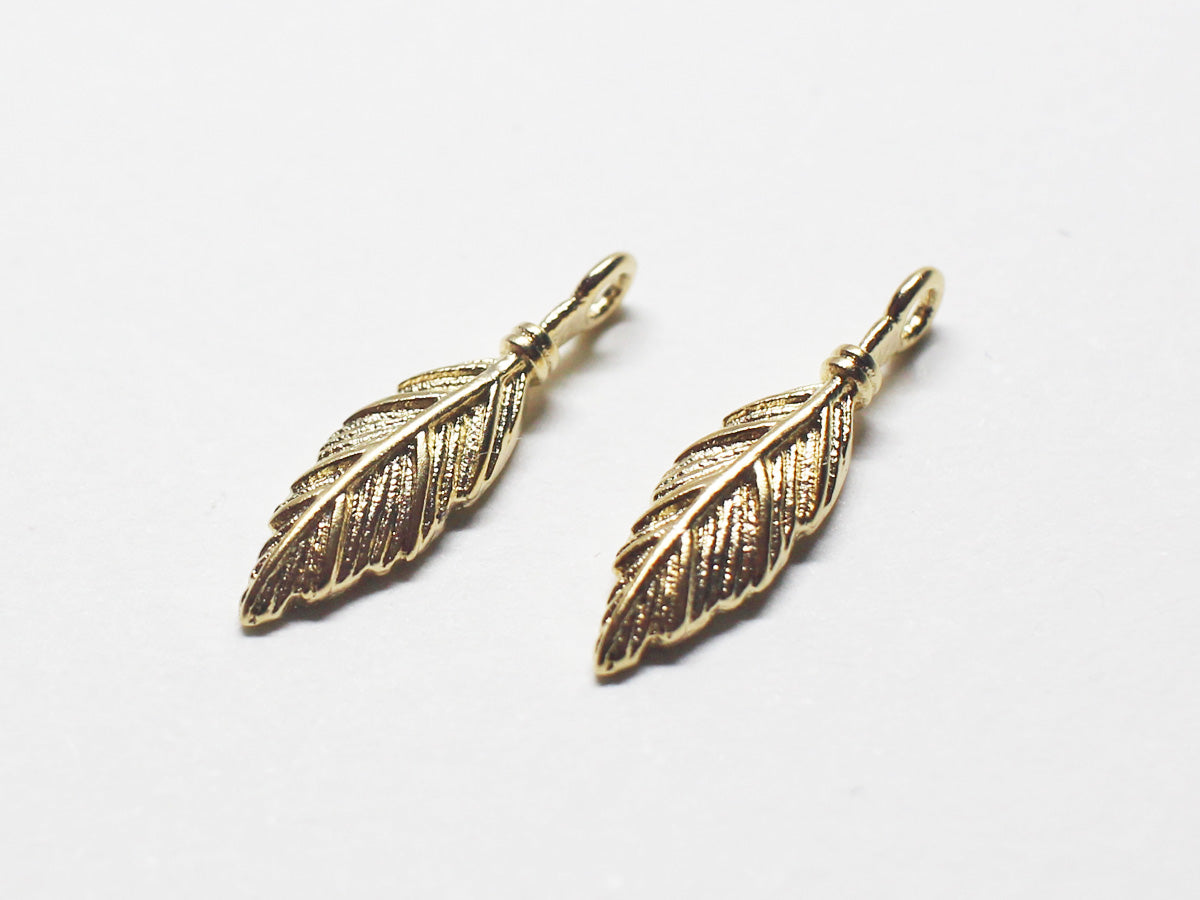 [P0751]/2pcs/Small Feather Pendant/Brass /Matte Gold /4.3x15.9mm