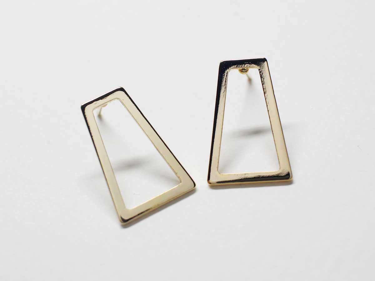 [E0253]/1 pair/ Trapezoid Stud Earrings/Brass/Gold plated/11.8x18mm