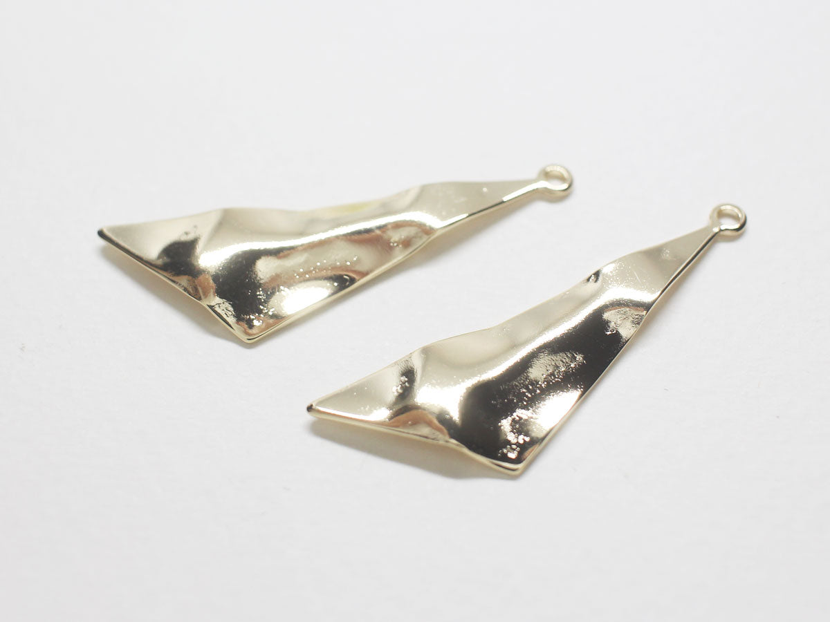 [P0830]2pcs/Hammered Triangle Pendant/Brass/Gold/40x12mm