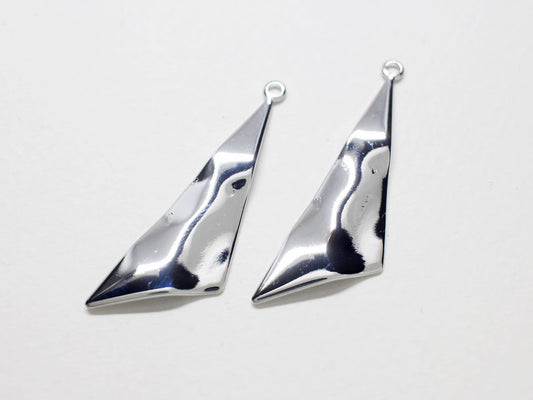 [P0830]2pcs/Hammered Triangle Pendant/Brass/Rhodium/40x12mm