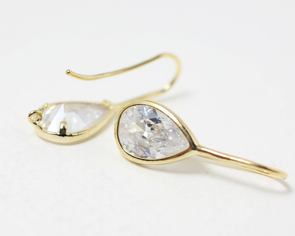 [E0055]/1 pair/Teardrop Cubic Zirconia Earring Hooks/Brass/Gold /15x14mm