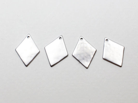 [P0960-1]2pcs/Hammered Rhombus Pendant Small/Brass/Matte Rhodium/14x10.3mm