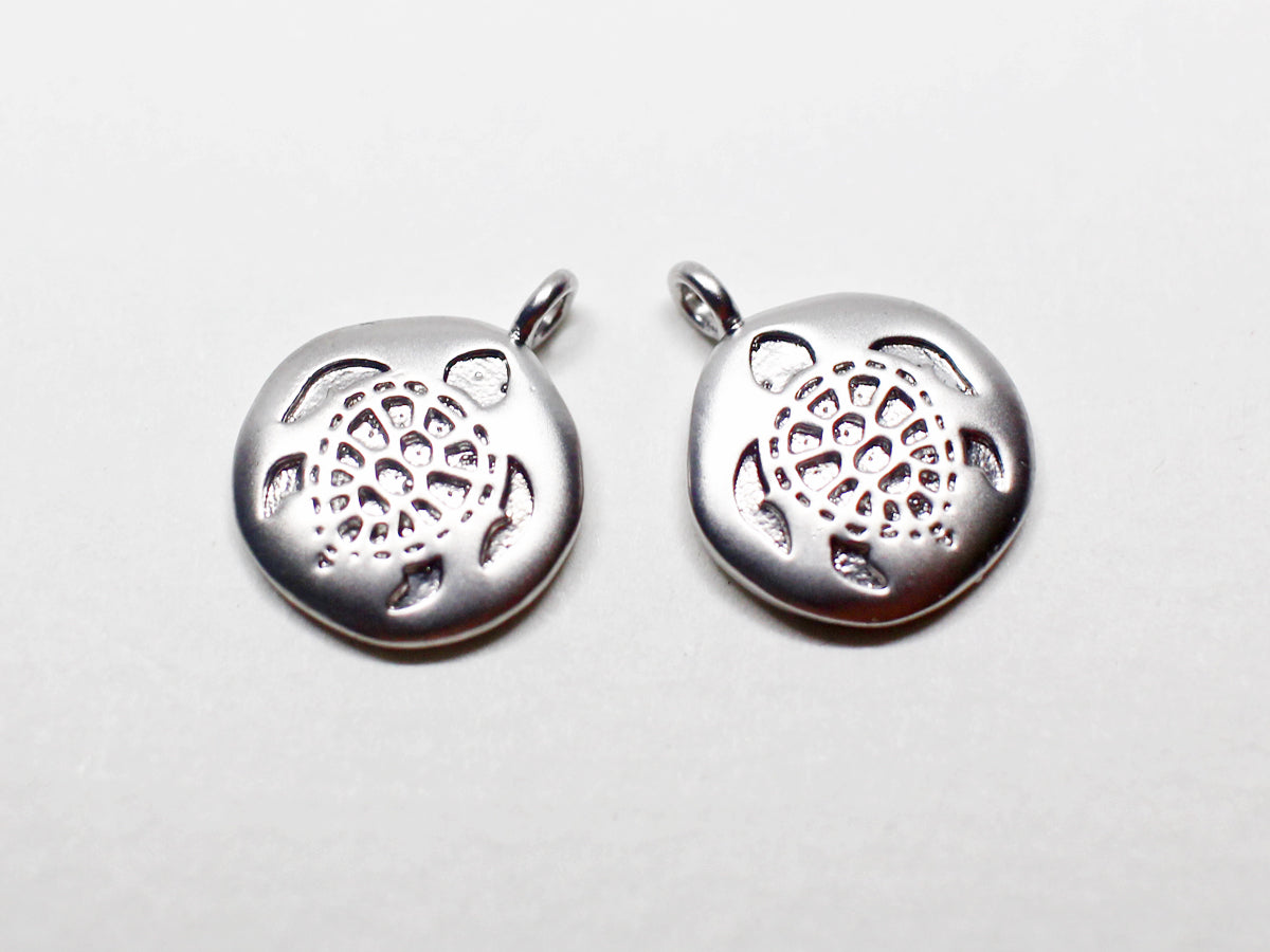 [P0974]2pcs/Turtle Engraved Circle Pendant/Brass/Matte Rhodium/10.5mm