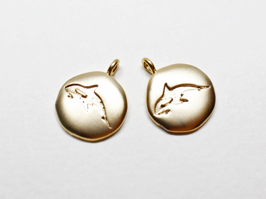 [P0974-2]2pcs/dolphin Engraved Circle Pendant/Brass/Matte Gold/10.5mm