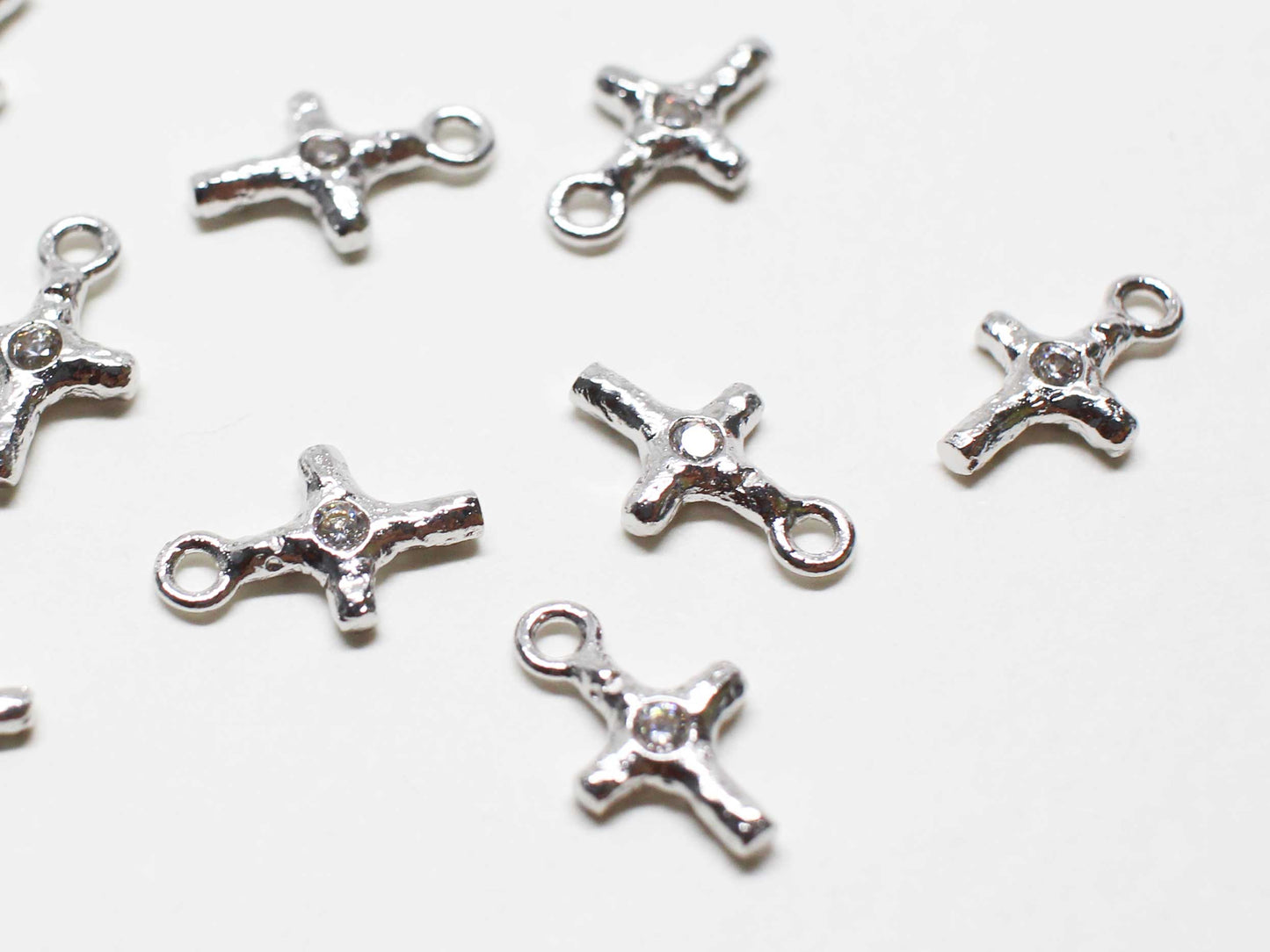 [P1026]2pcs/Tiny Cubic Cross charm/Brass /Rhodium/6.2x10.2mm