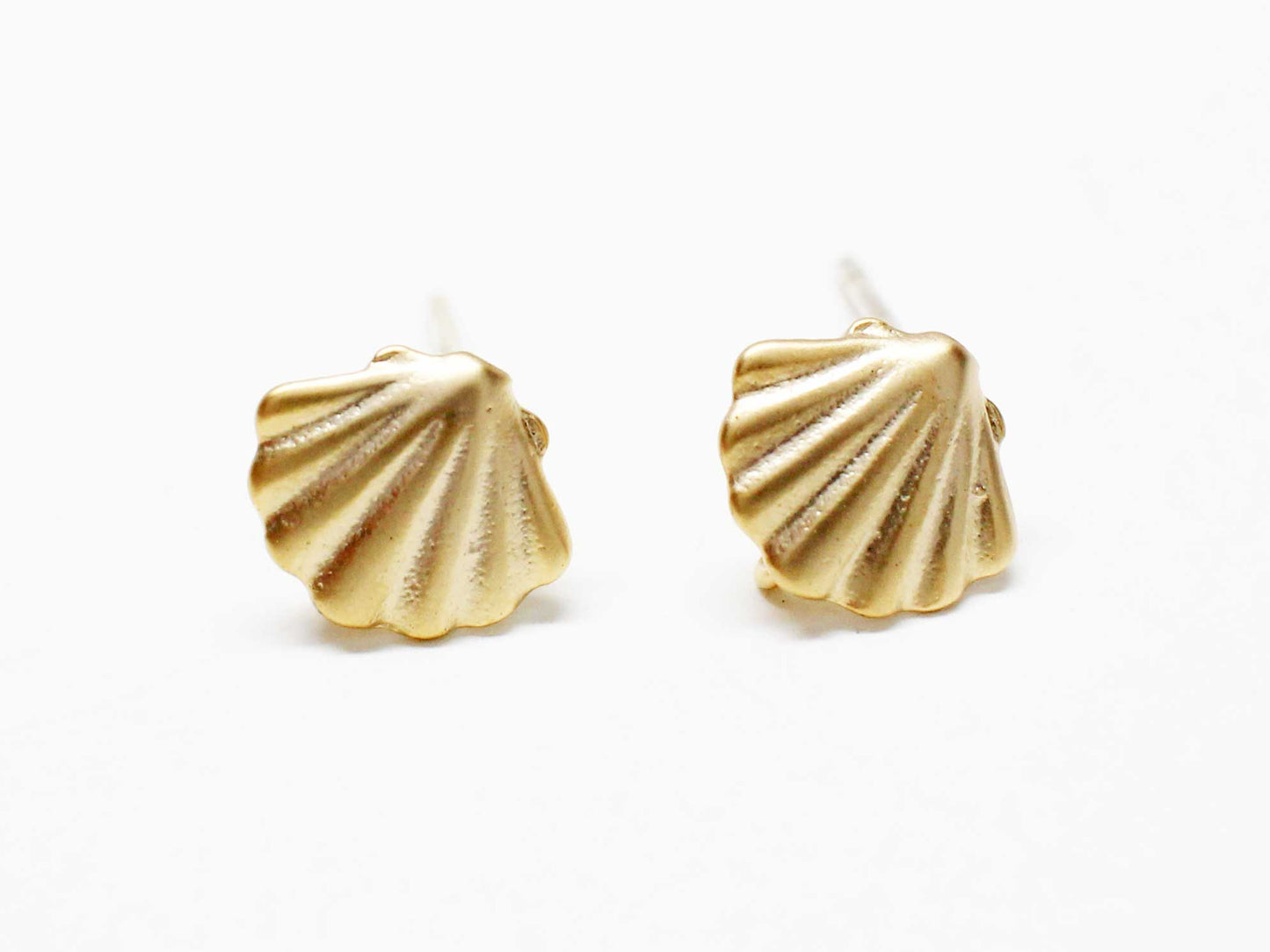 [E0383]/1 pair/Mini Scallop Earrings/Brass/Matte Gold plated/10mm