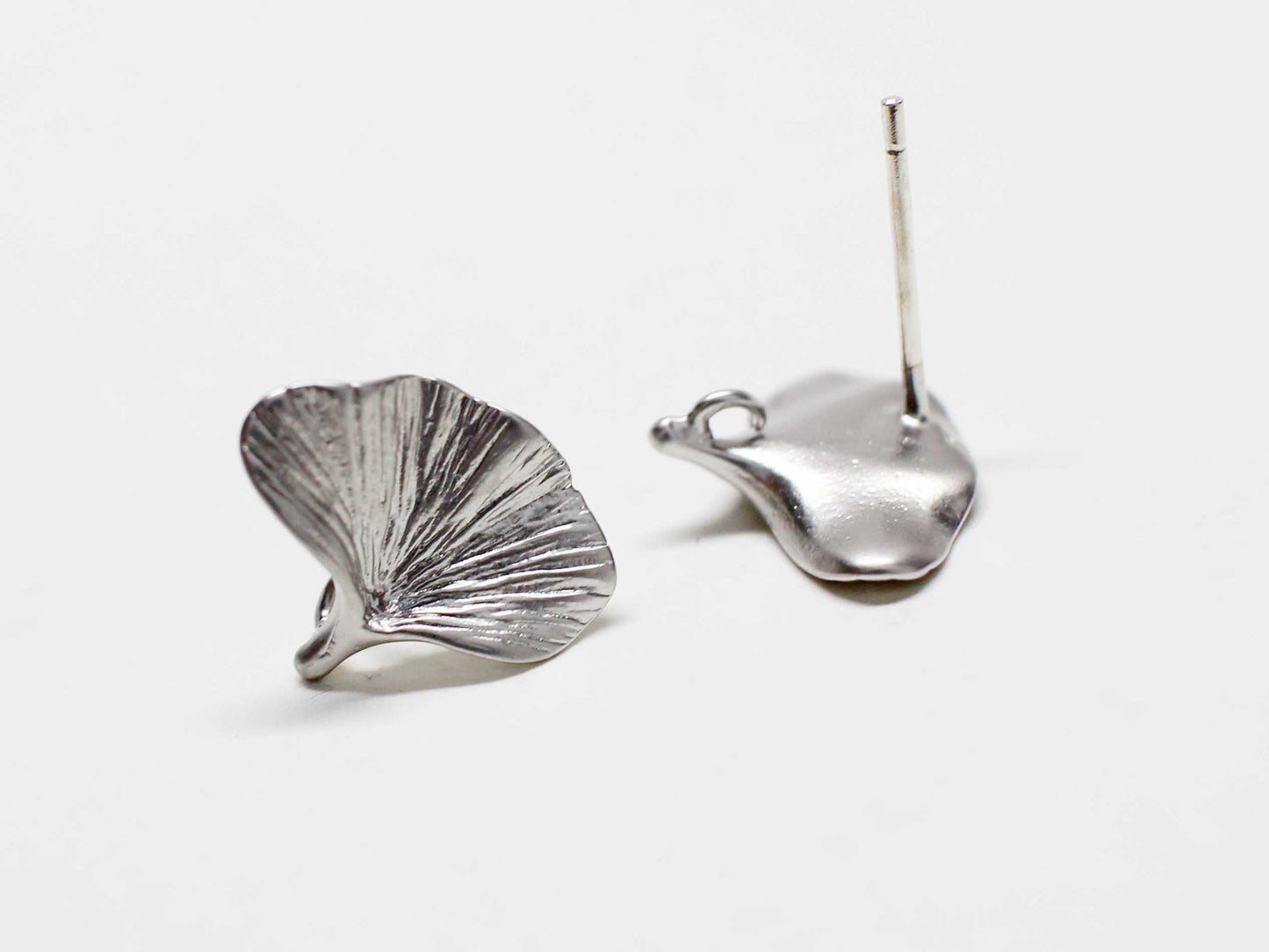 [E0384]/1 pair/Ginkgo leaf Earrings/Brass/Matte Rhodium plated/10.5x13mm