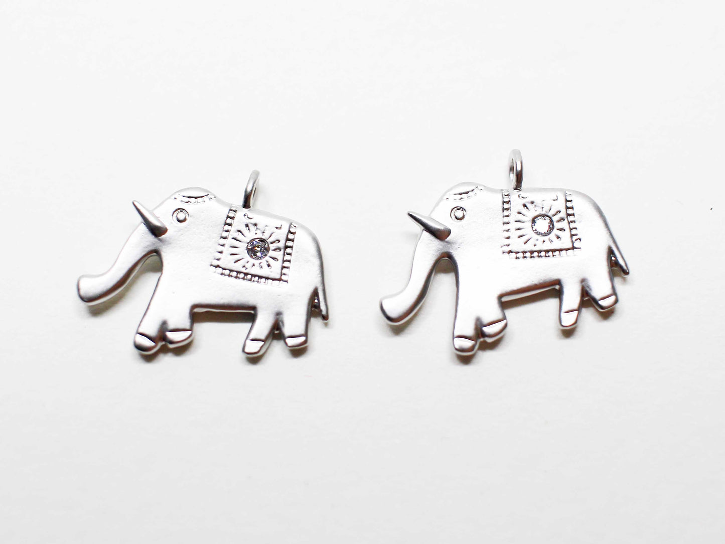 [P1060]2pcs/Indian elephant Charm/Brass/Matte Rhodium/12x16mm