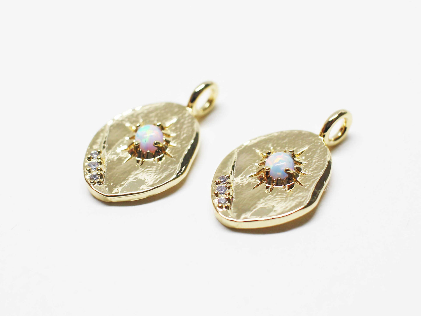 [P1070]2pcs/Oval Opal Cubic Pendant/Brass/Gold/18.5x11mm