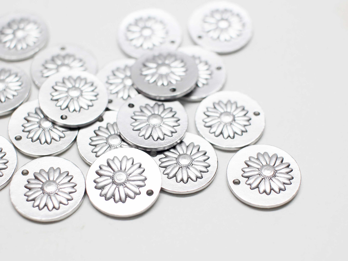 [P1076]2pcs/Coin dandelion charm/Brass/Matte Rhodium/11.5mm