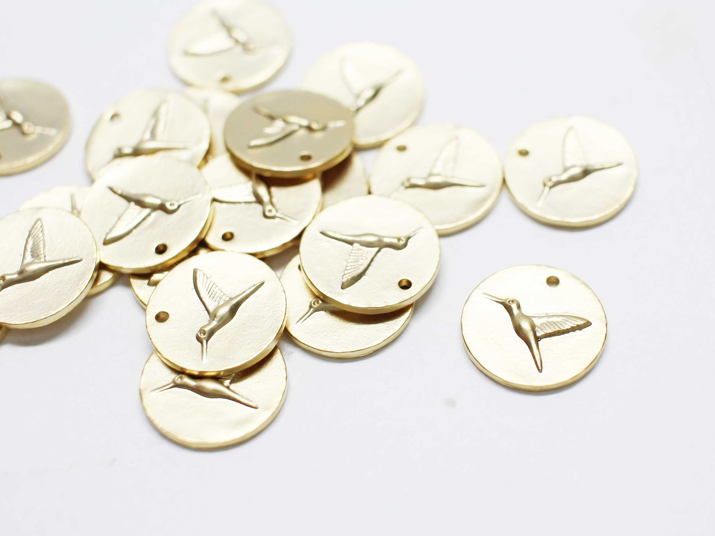 [P1076-2]2pcs/Coin Hummingbird charm/Brass/Matte Gold/11.5mm