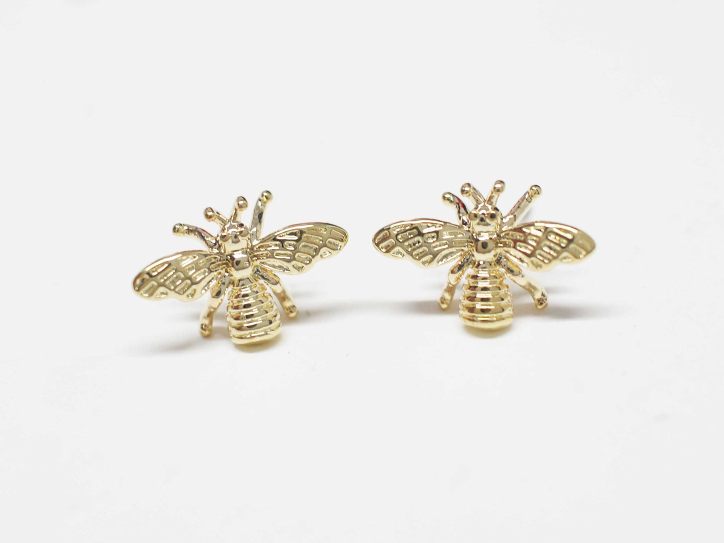 [E0407/1 pair/Bee earrings/ Brass/Gold plated/9x14mm